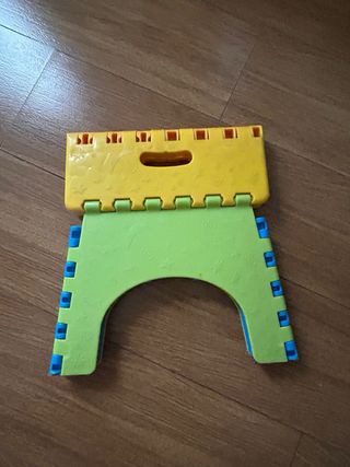 Taburete Plegable Plástico Verde y Amarillo