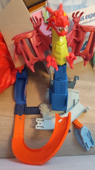 Pista Hot Wheels Dragón Rojo