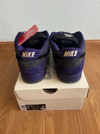 Supreme Nike SB Dunk Low Purple