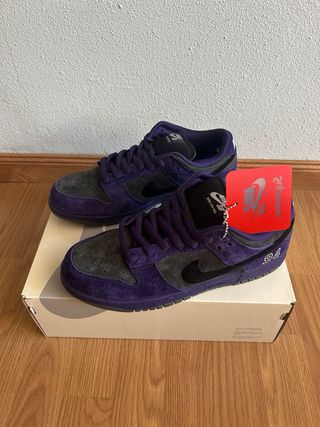 Supreme Nike SB Dunk Low Purple