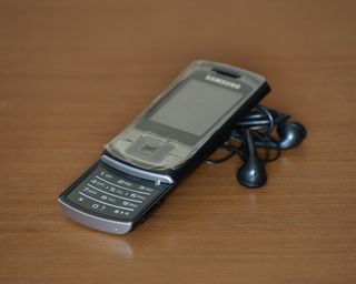 Teléfono Móvil Samsung C3050