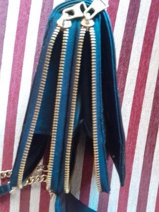 Bolso negro cadena estilo cartera