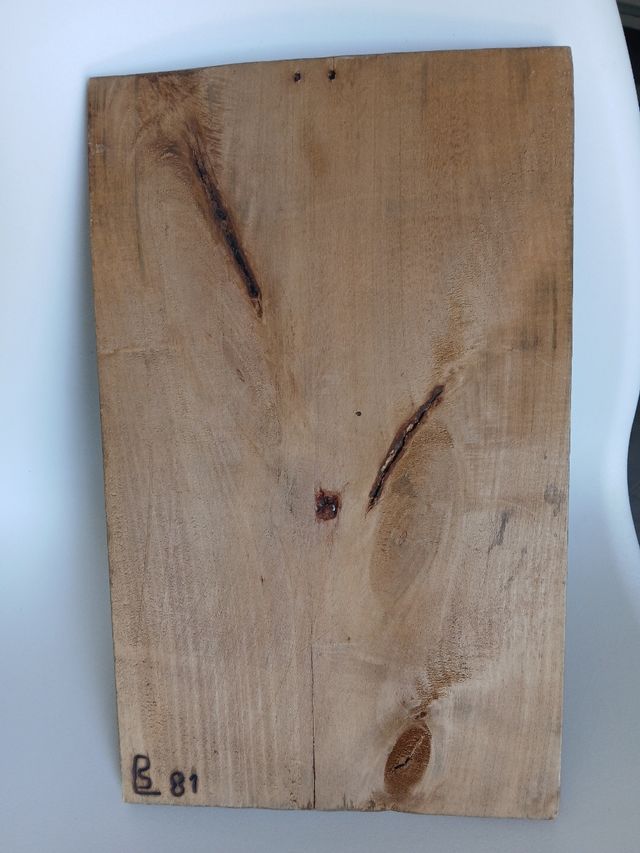 Quadro religioso in legno intagliato