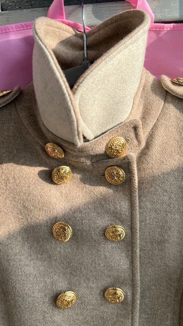 Abrigo Holy Preppy Beige muy buscado