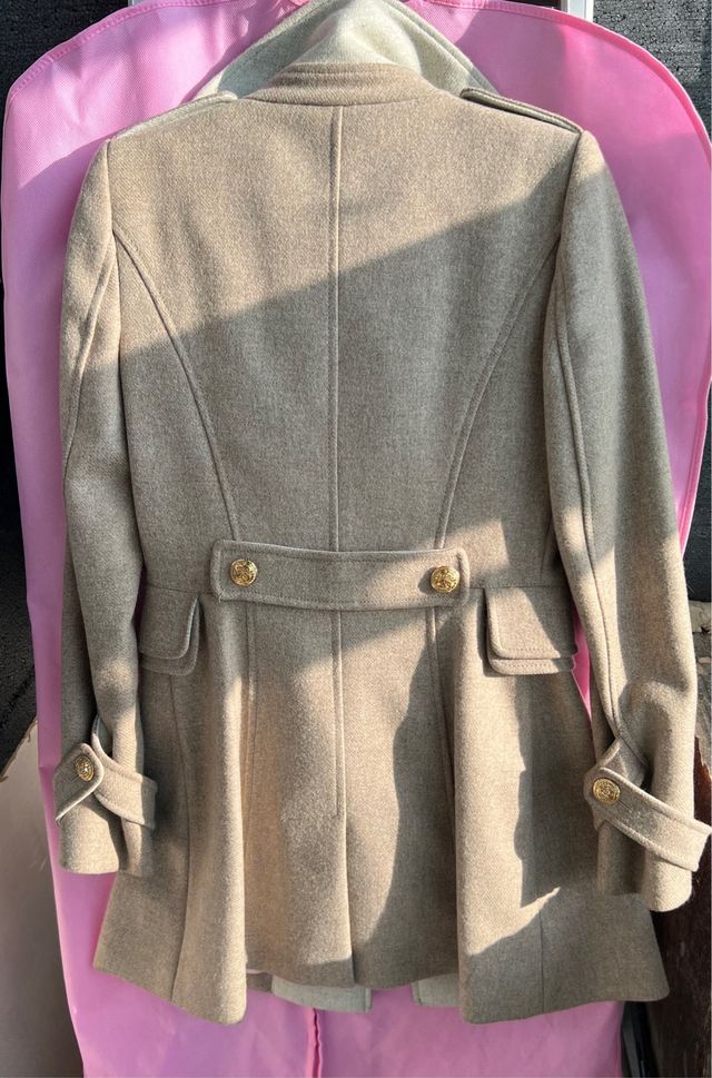 Abrigo Holy Preppy Beige muy buscado