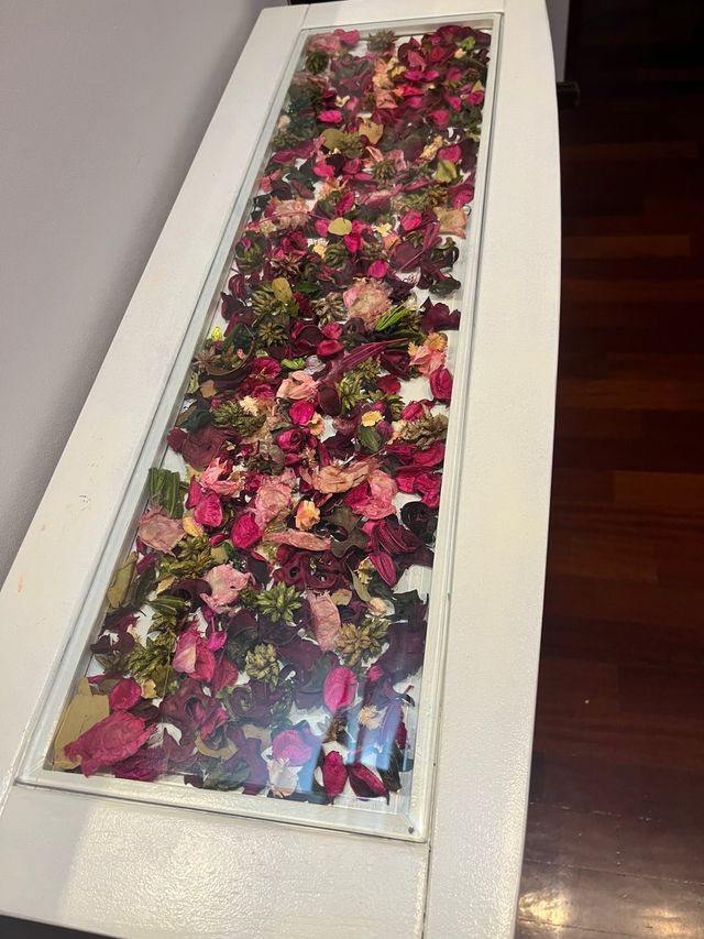 Mesa de entrada blanca con cristal