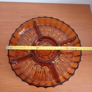 Plato de cristal tallado ámbar