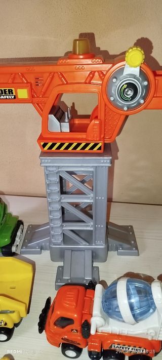 Juego de construcción grúa y camiones