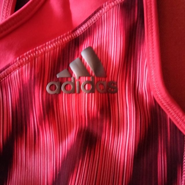 Top Adidas Climalite Fúcsia e Preto.