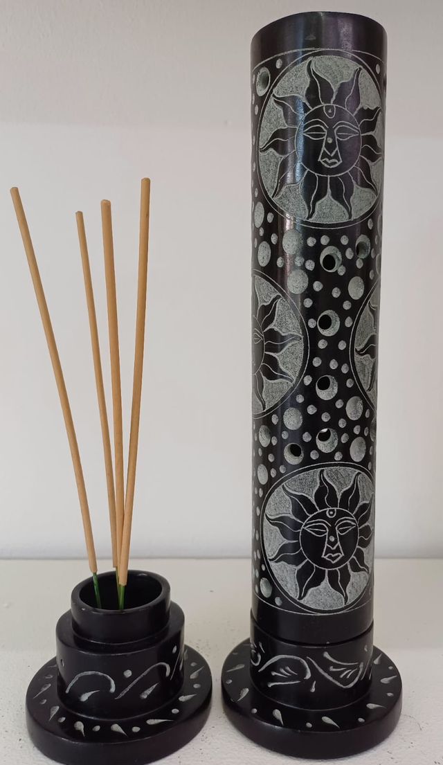 Porta incenso in marmo intagliato