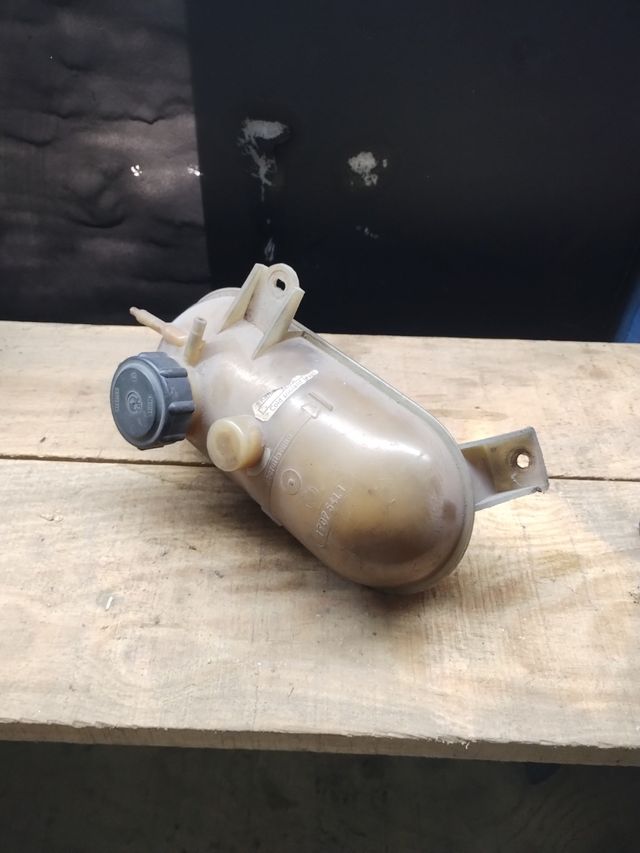 Vaso expansión BMW 324td
