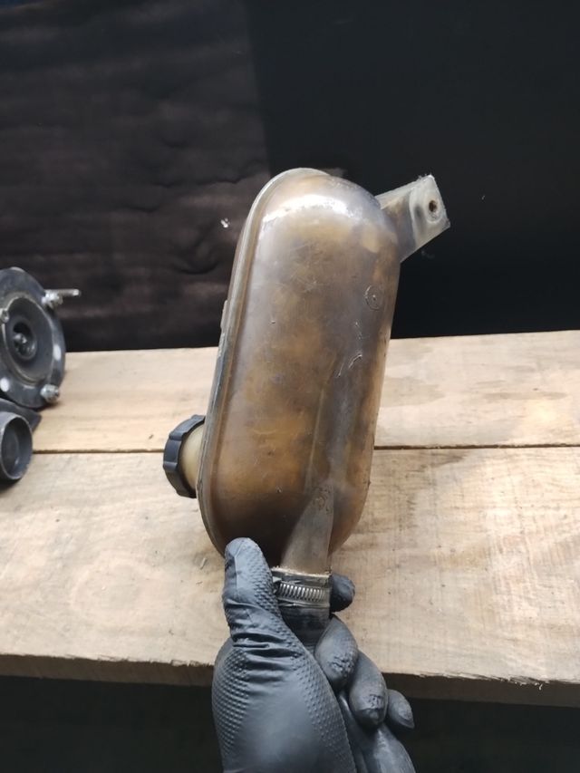 Vaso expansión BMW 324td