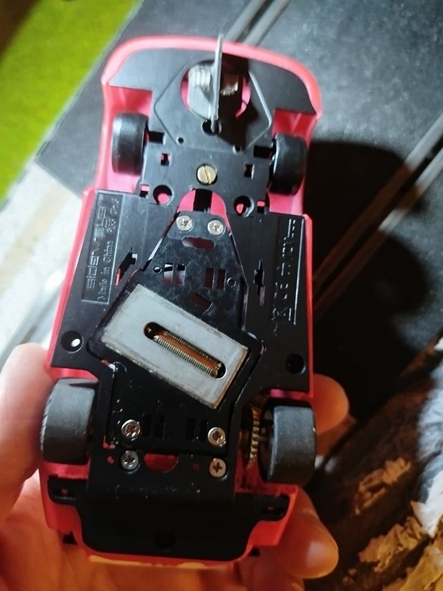 Porsche Marlboro Competición Slot Rojo