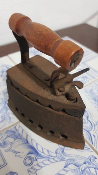 Plancha antigua de hierro