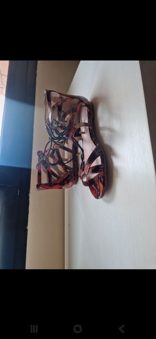 Sandalias romanas Cortefiel multicolor