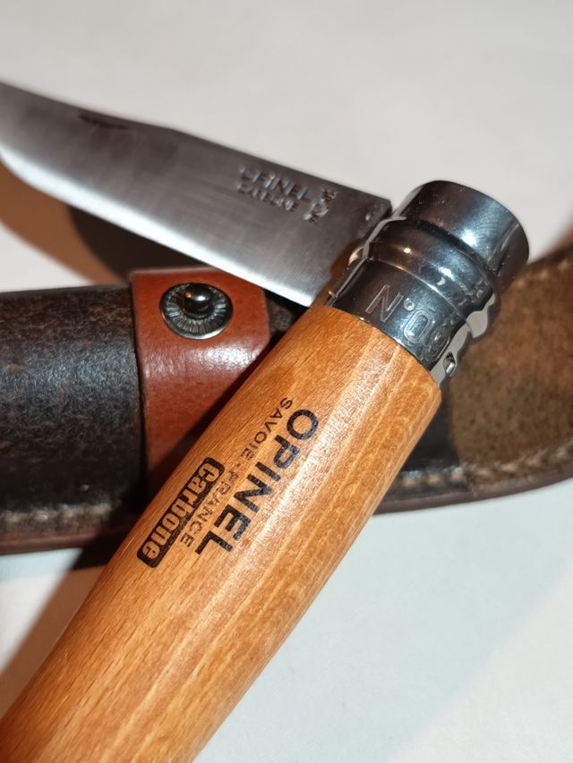 Coltello Opinel n°9 Carbonio con Fodero