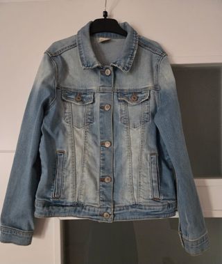 Cazadora vaquera de niña de Zara talla 9-10 años