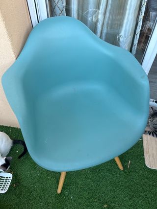 Silla moderna color azul verdoso