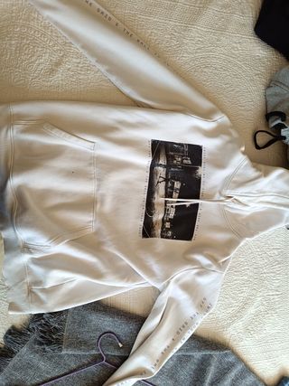 Sudadera H&M Blanca con Estampado