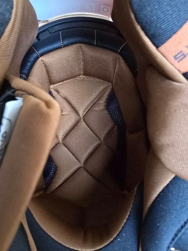 Casco MT Jarama Retro Negro y Dorado TALLA S