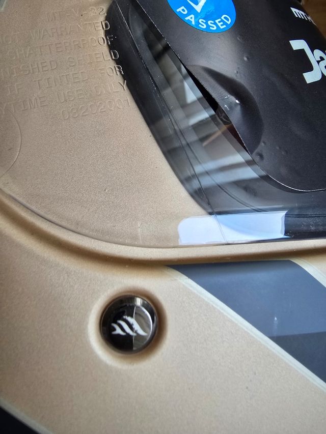 Casco MT Jarama Retro Negro y Dorado TALLA S