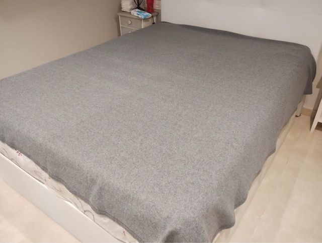 Colcha o Plaid Gris para Cama/Sofá