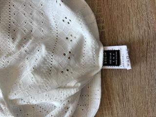 Camiseta/blusa blanca con volantes