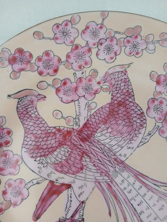 Piatto cinese decorato con uccelli e fiori