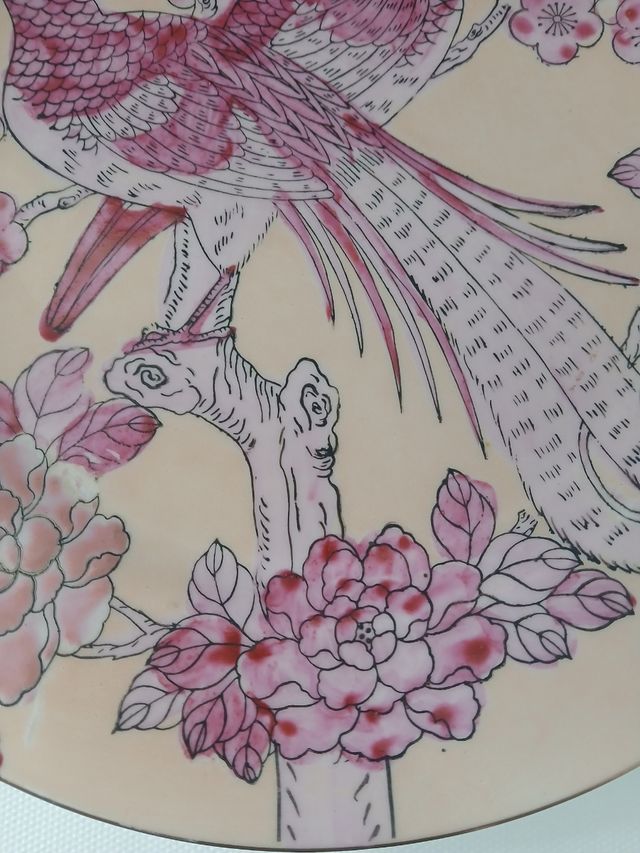 Piatto cinese decorato con uccelli e fiori