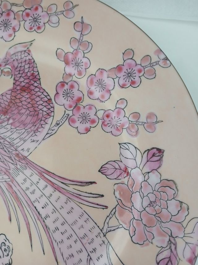 Piatto cinese decorato con uccelli e fiori