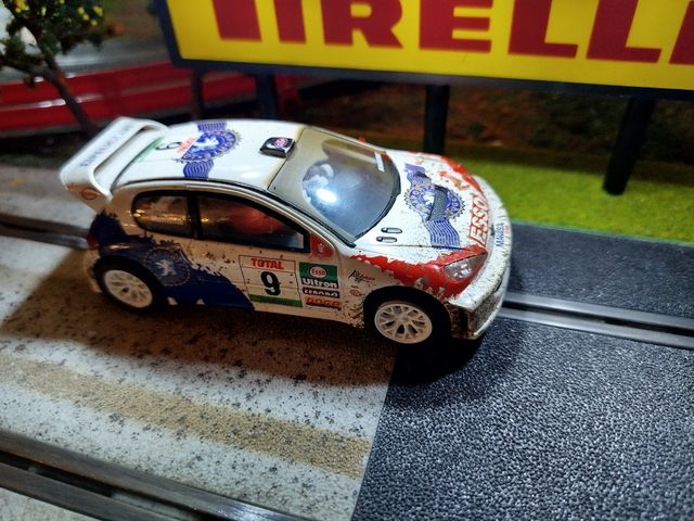 Scalextric Peugeot 205 Rally