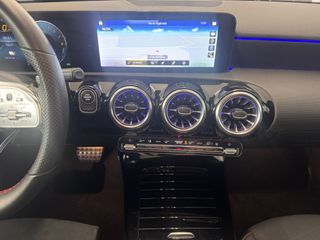MERCEDES A 250e AMG