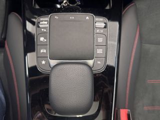 MERCEDES A 250e AMG