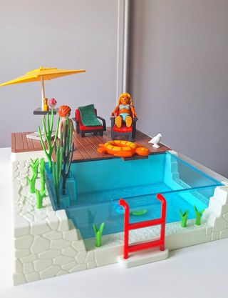 Piscina Playmobil con figuras y accesorios