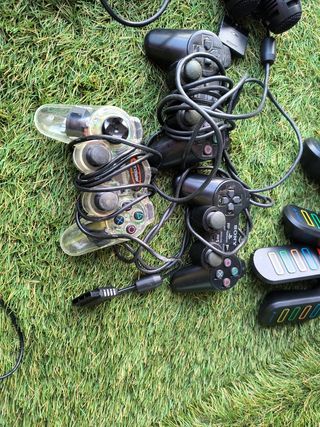 Lote PlayStation 2 con juegos y accesorios