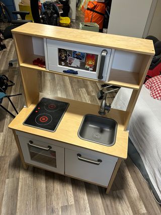 Cocina de juguete de madera