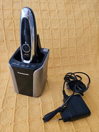 Afeitadora Panasonic Wet/Dry con base. La navaja..