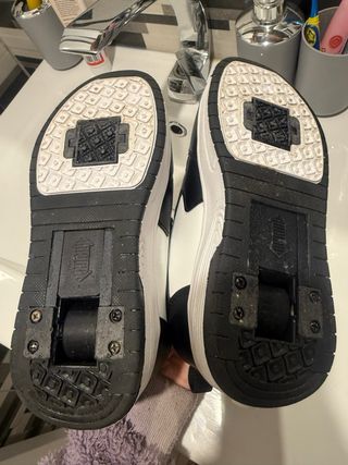 Zapatillas con ruedas y estrella