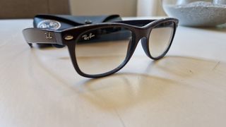 Ray-Ban New Wayfarer Marrón y azul interior 