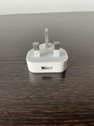 Adaptador de corriente Apple UK
