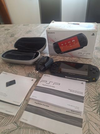 PSP Street E1004 CB Negra