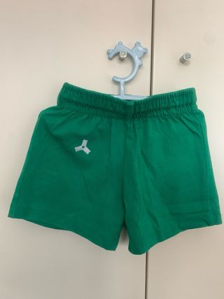 Uniforme Infantil Colegio Montserrat Barcelona.