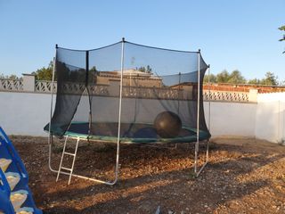 Colchoneta elástica con red de seguridad