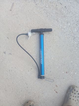 Hinchador de bicicleta azul