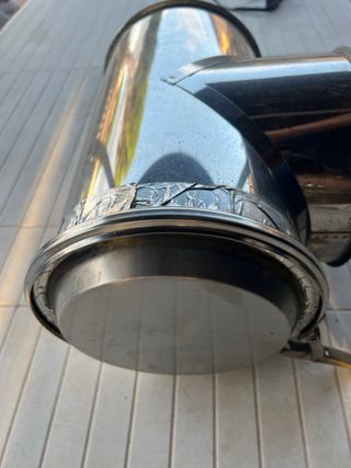 T de acero inoxidable aislada 150mm