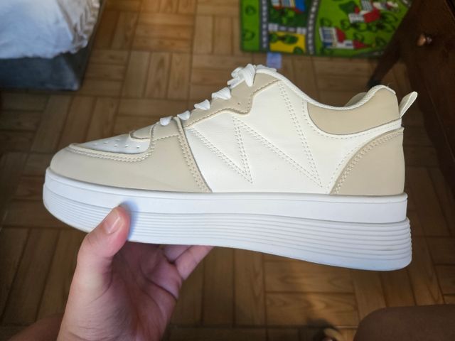 Zapatillas deportivas beige/blancas talla 39.5