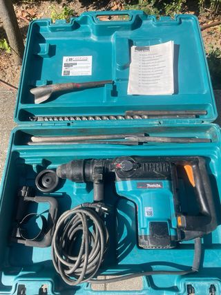 Martillo Percutor Makita con Accesorios