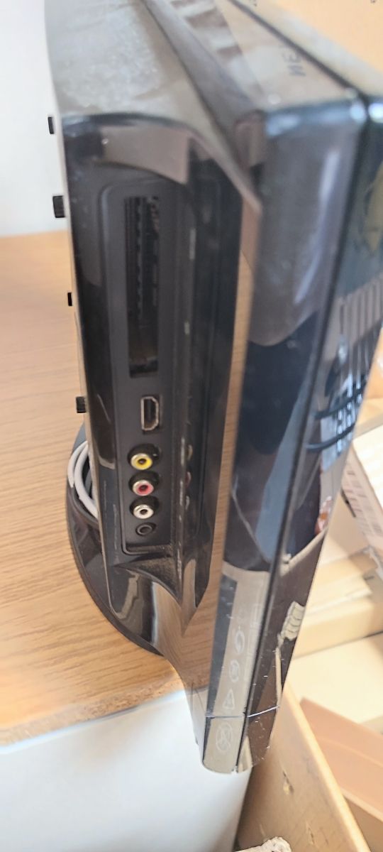 Televisor OKI pequeño para piezas