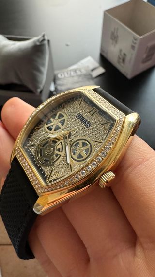 Reloj Guess Dorado y Negro