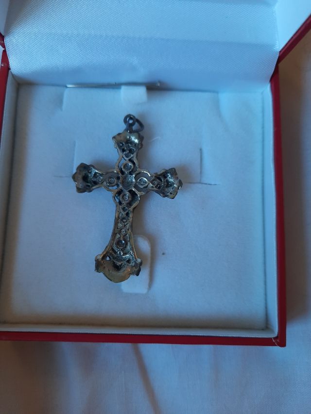 Ciondolo a croce in oro e argento